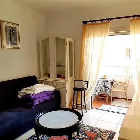 Two Beaches Apartment *